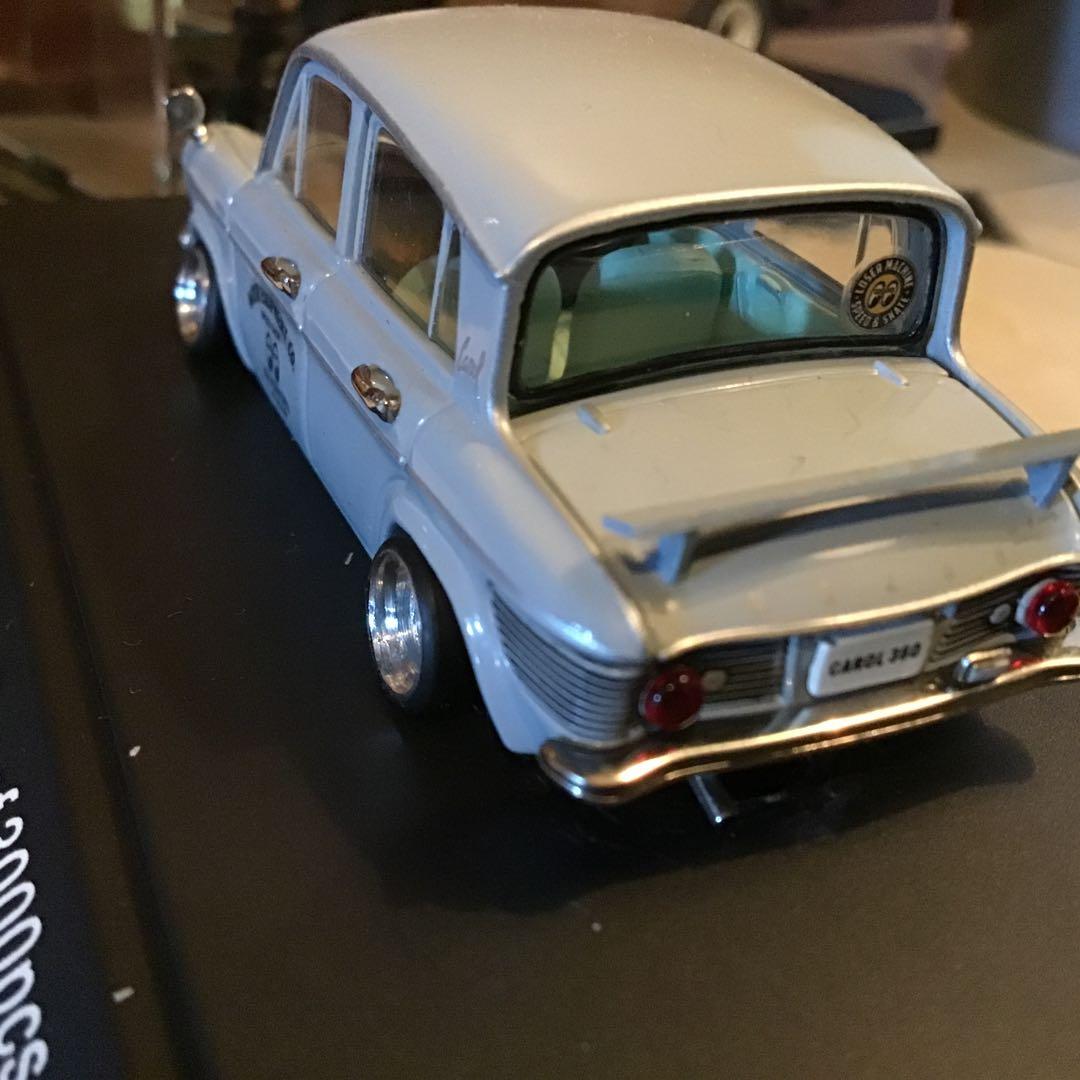 MOONEYES CAROL 360 ミニカー 1/43