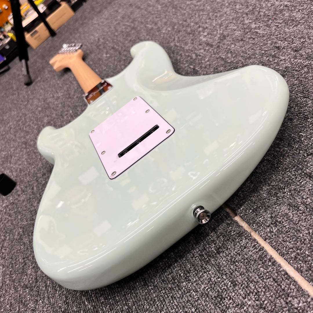 【10800】 Squier Stratocaster surf Green