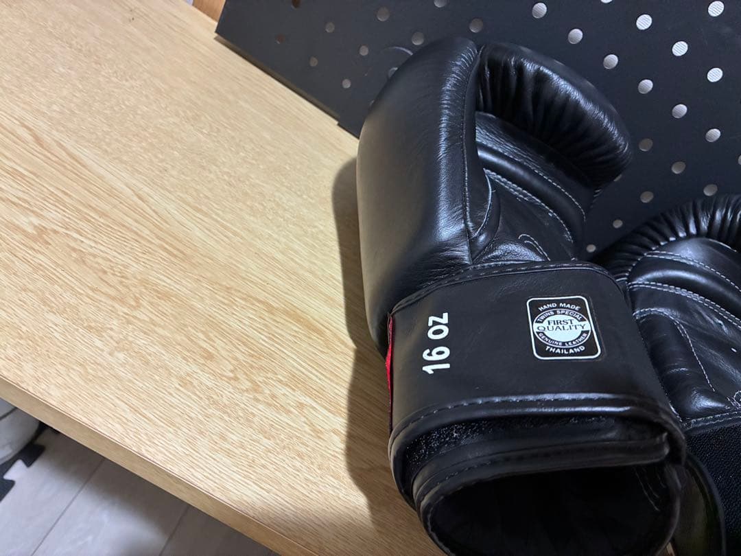 TWINS ボクシンググローブ 16 oz SPECIAL