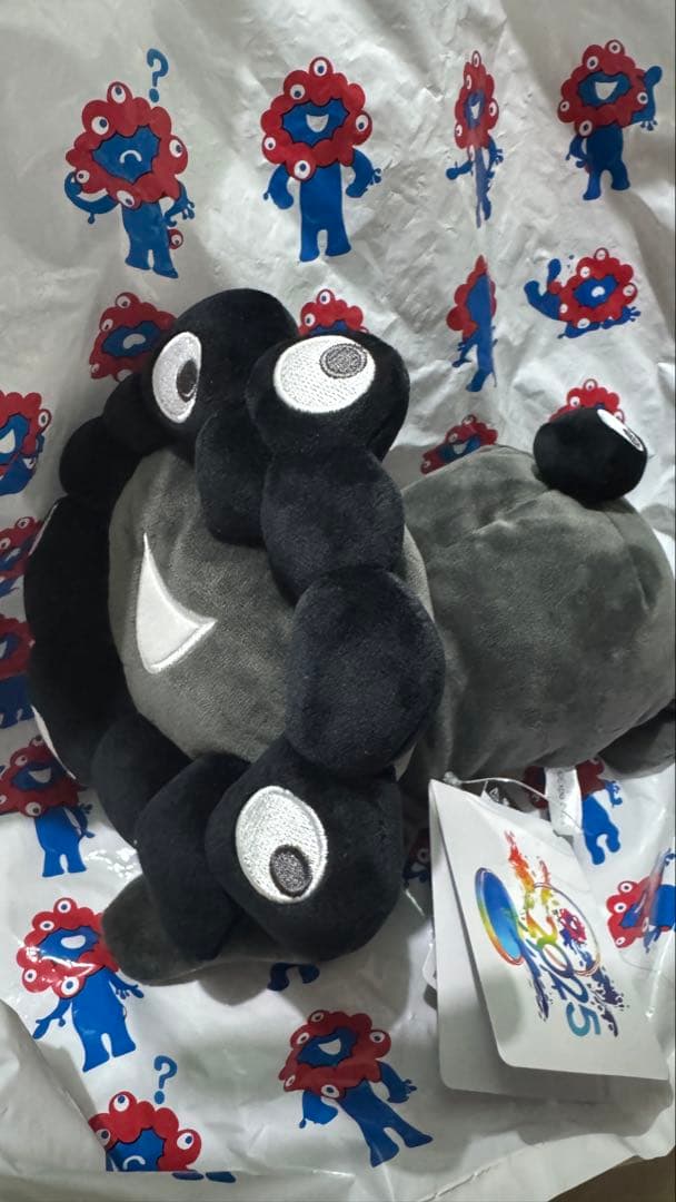 万博 新品タグ付き 黒ミャクミャク お手玉風ぬいぐるみS 這い型ぬいぐるみM