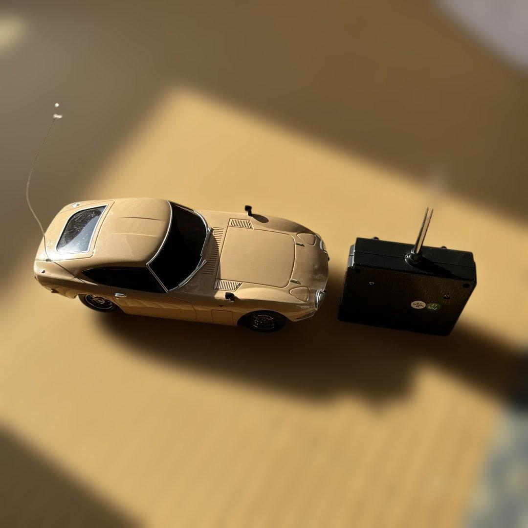 トヨタ 2000GT ラジコンカー　ライト付き