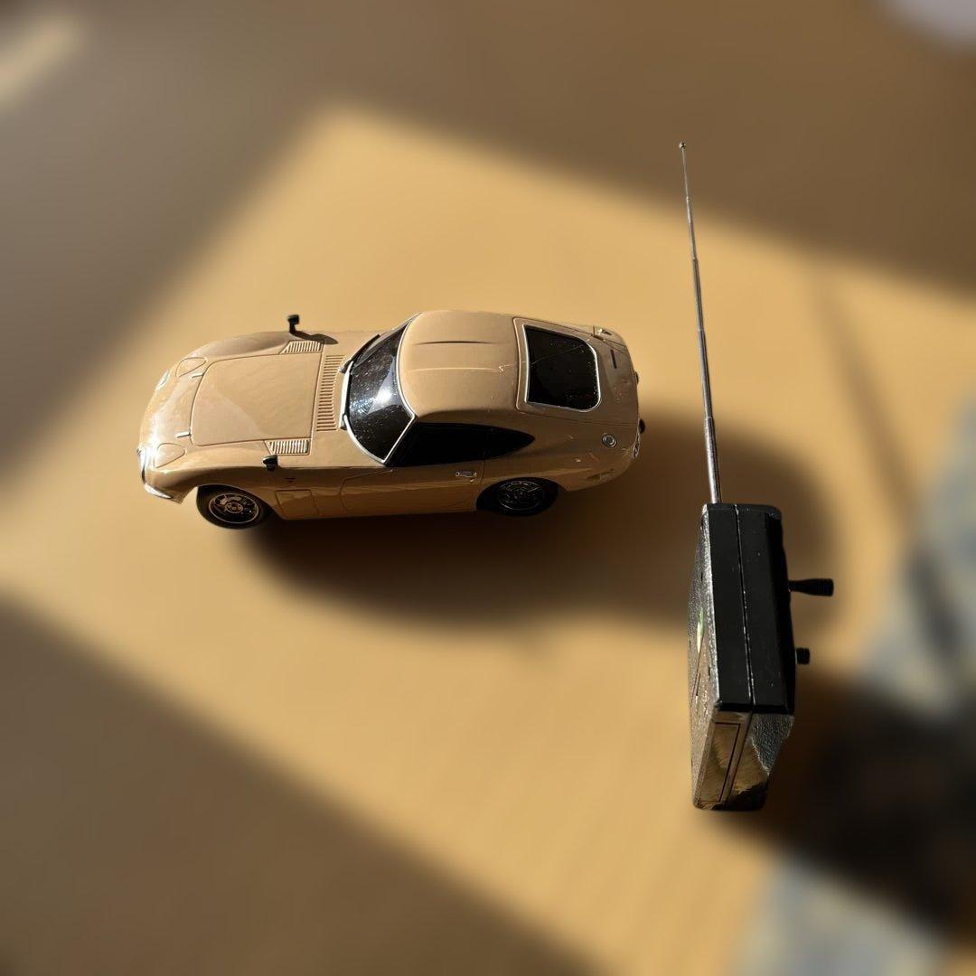 トヨタ 2000GT ラジコンカー　ライト付き