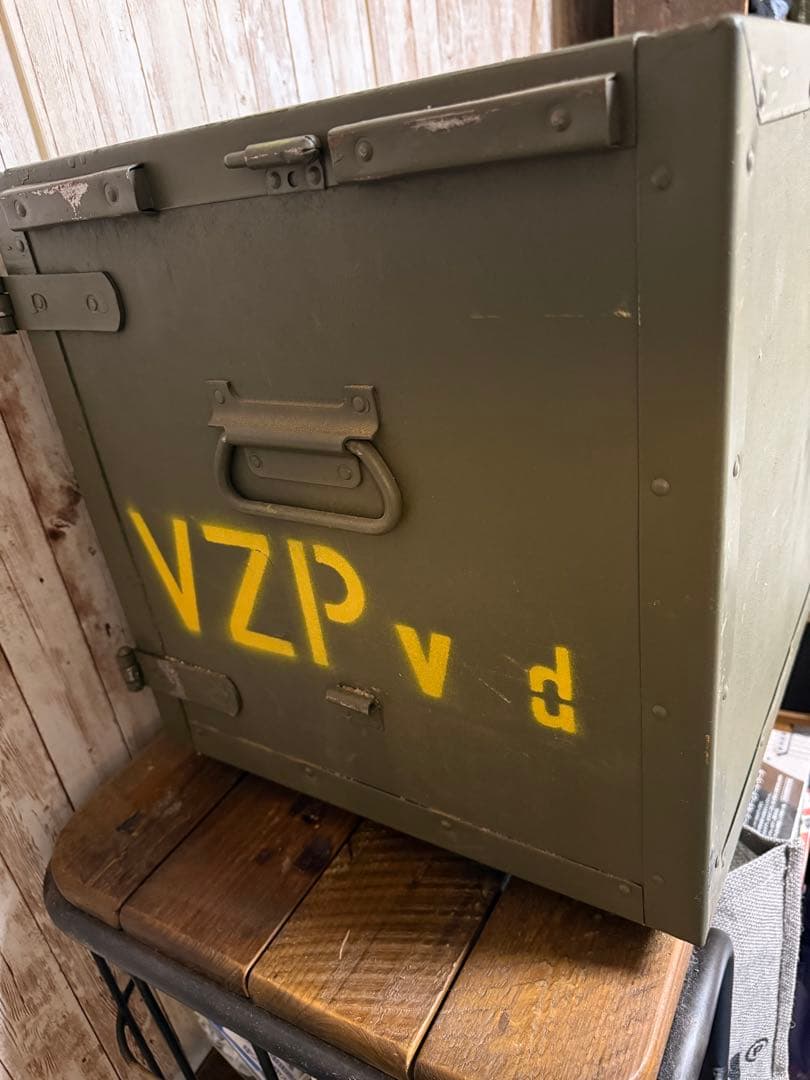 軍放出品チェコ軍 メディカルボックス ミリタリーコンテナ