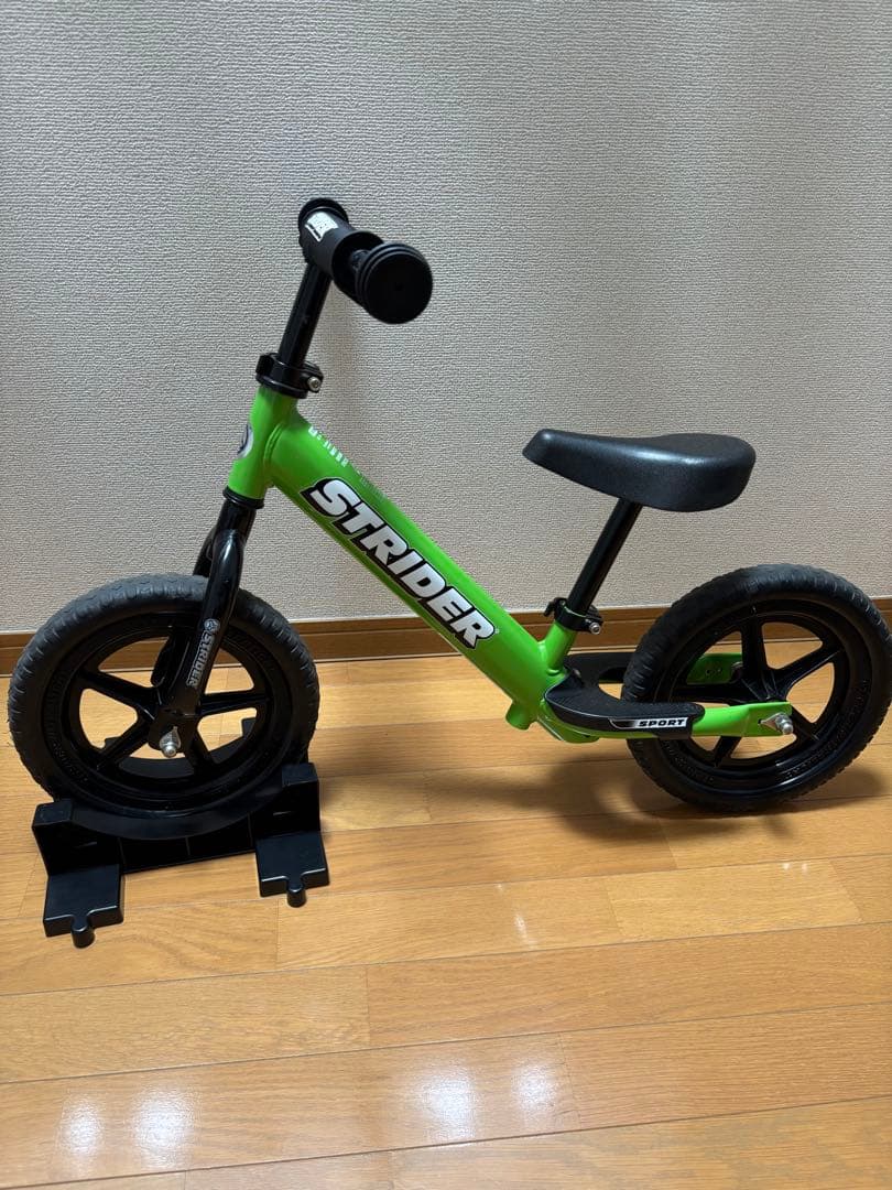 STRIDER バランスバイク グリーン 2-5歳