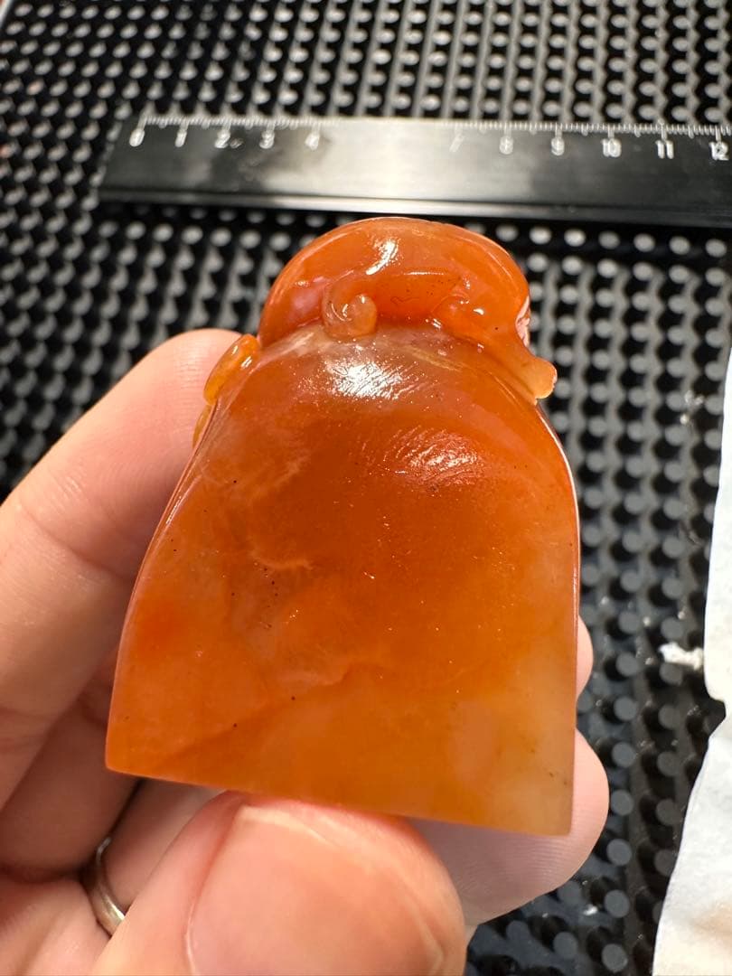 ラオス石　田黄　瑞獣衔芝　巧色　高級印材　箱付き　篆刻　書道　落款　雅号