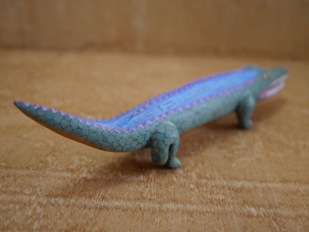 OAXACAN WOOD CARVING オアハカンウッドカービング　ワニ