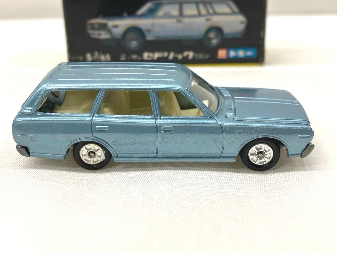 トミカ ニッサン セドリック ワゴン ライトブルー No.47 黒箱
