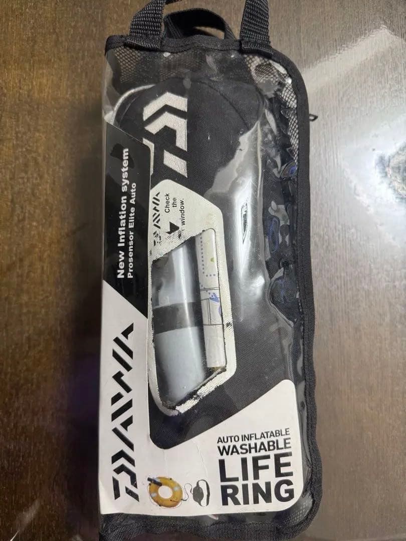 ダイワ 自動膨張式ライフリング ブラック