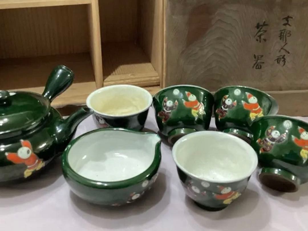 支那人形　萬古焼　茶道具セット 煎茶　緑色 陶器製 木箱　唐子の玉遊び模様