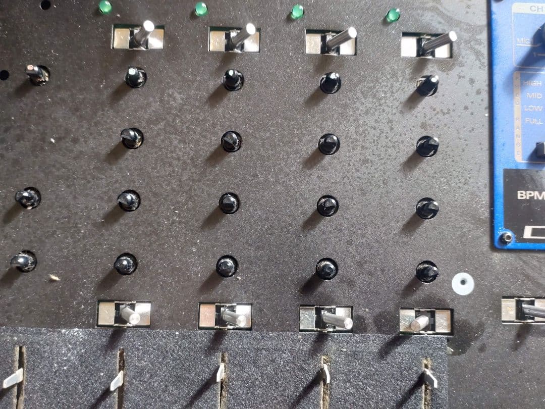 ROLAND DJ-2000 動作確認済み　送料込み　DJミキサー