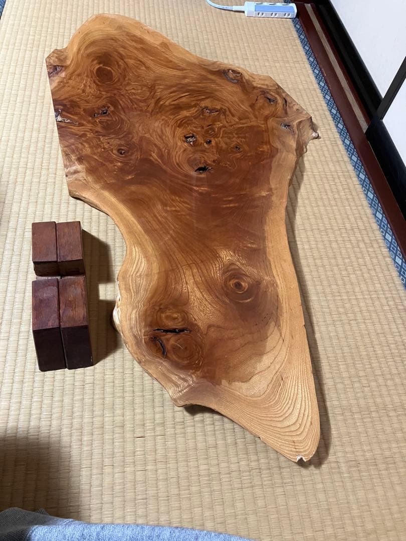 自然形状の木製アンティーク雑貨　骨董品　昭和レトロ（スタンド付き）