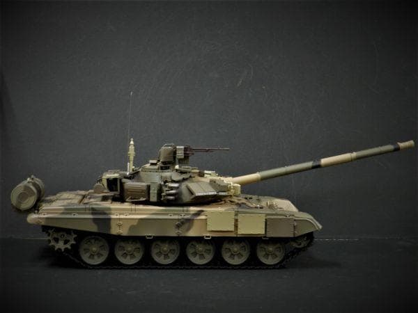 技術基準適合証明済 Henglong 2.4GHz 1/16 ロシア T-90