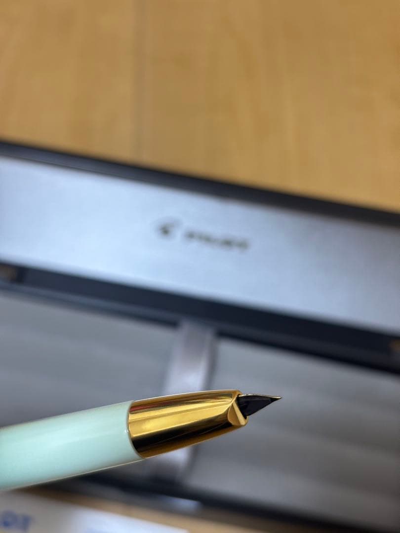 PILOTキャップレスデシモ 東川崎ハーバーミント　ゴールド　EF