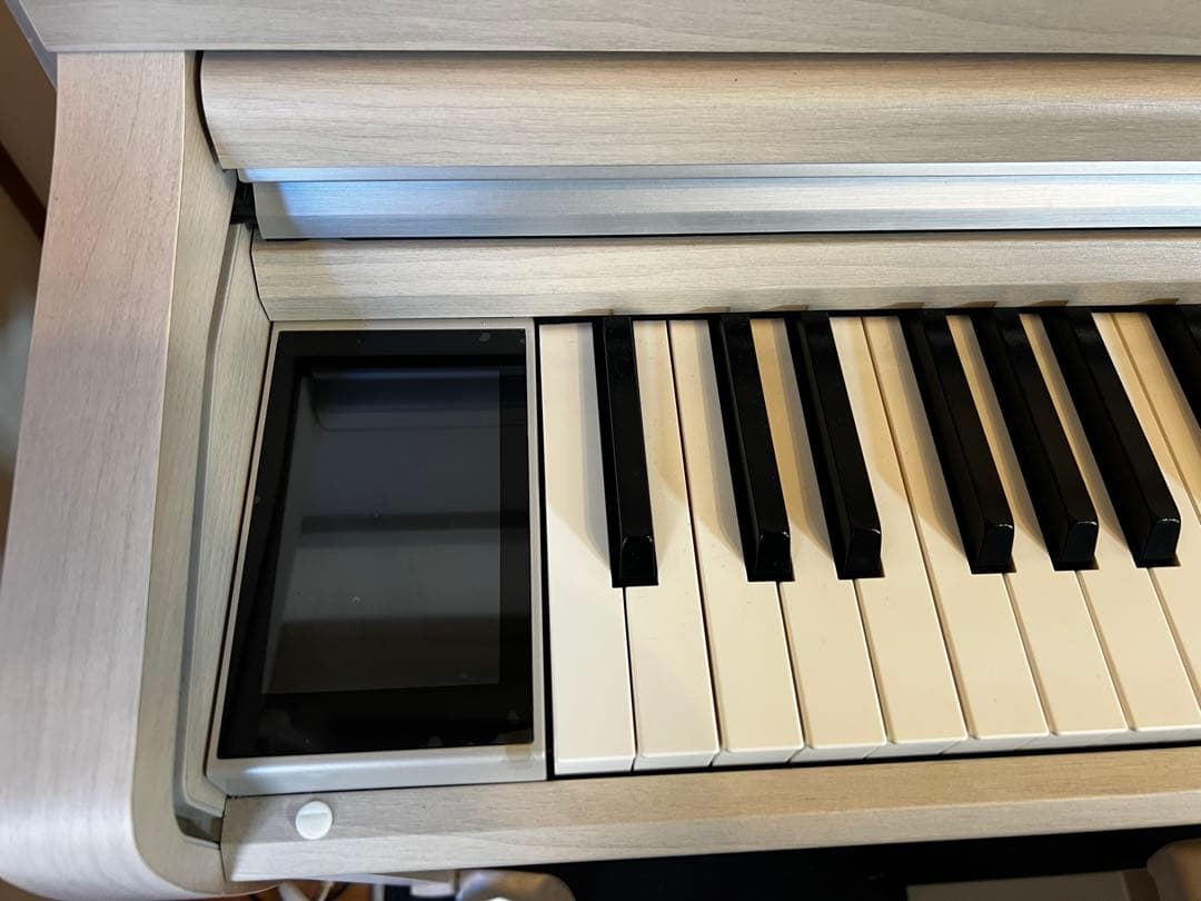 KAWAI ホワイト電子ピアノ 椅子　イヤホン付き CA79