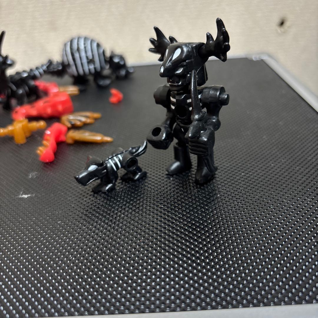 ほねほねザウルス　スペシャルブラックバージョン セミコンプ