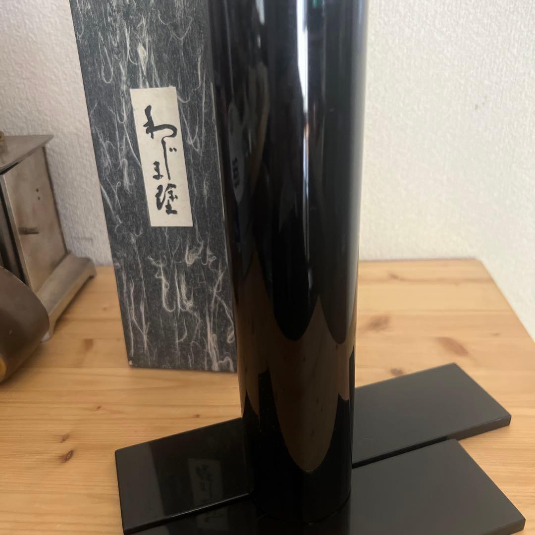 漆器 円筒形花瓶 金色紫色模様　外箱付き