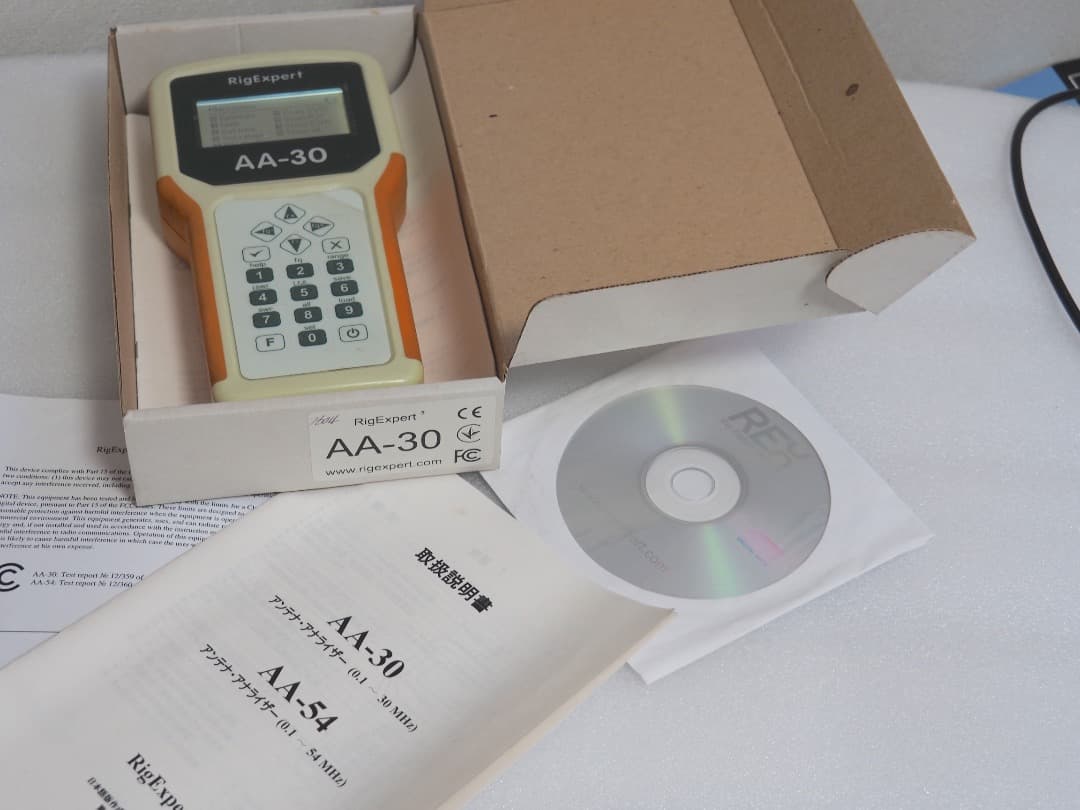 ■Rigexpert リグエキスパート AA-30 SWRアンテナアナライザー