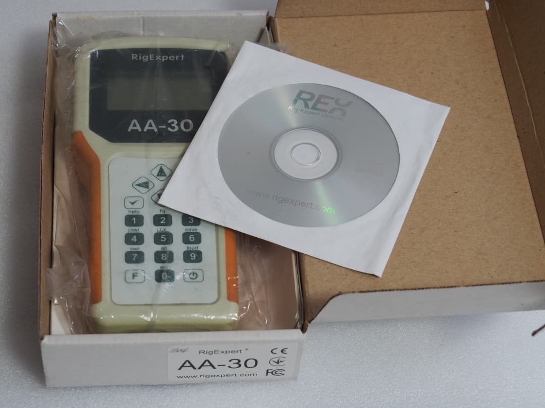 ■Rigexpert リグエキスパート AA-30 SWRアンテナアナライザー