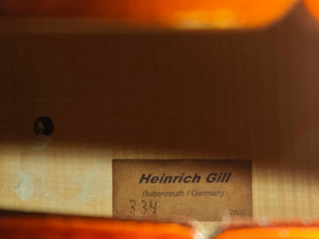 Heinrich Gill No.334 チェロCarbon Macハードケース