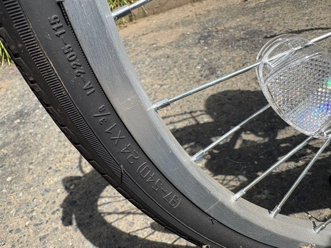 新品　シルバー シティサイクル 前カゴ付き