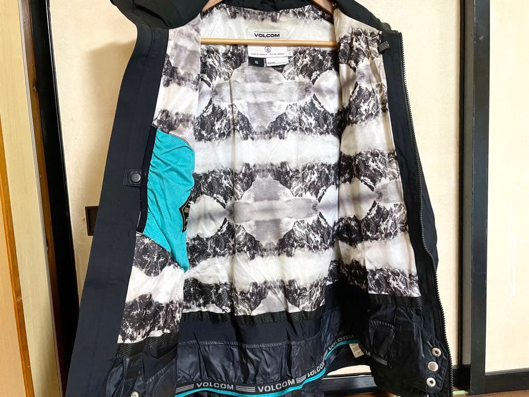 送料込★VOLCOM⭐︎GORE-TEXスノーボードウェアM