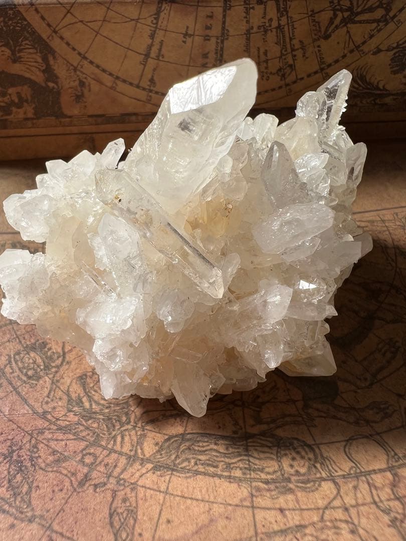 龍脈の精髄 宮崎県産水晶クラスター 龍脈と癒しの光※保護猫活動支援