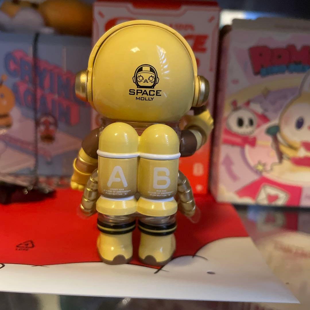 シークレット【¥】 POPMART MEGA SPACE MOLLY