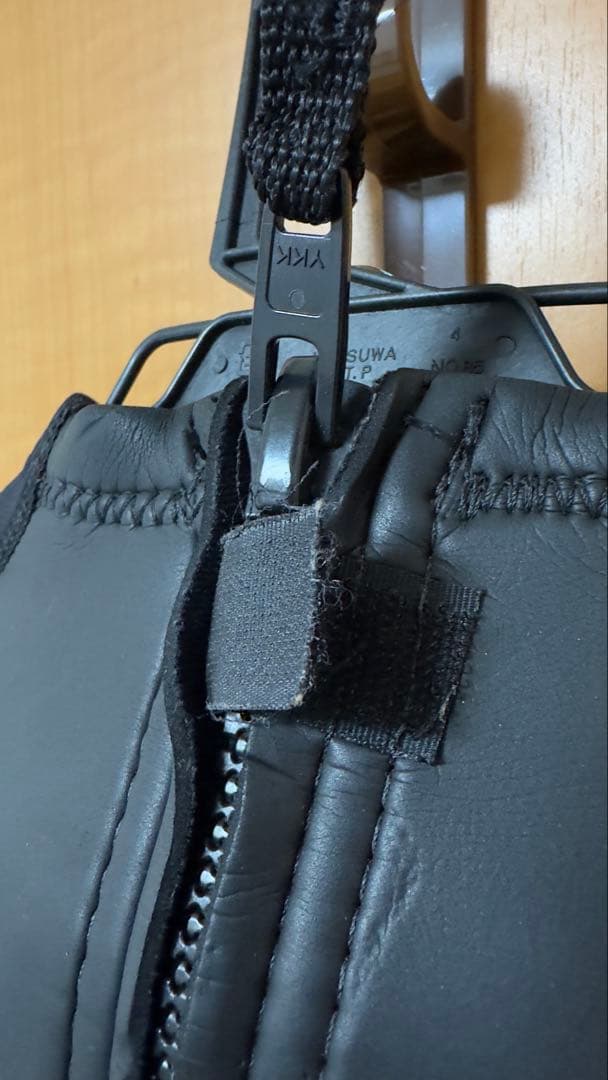 Whitetip ブラック ショートスリーブ ウェットスーツ