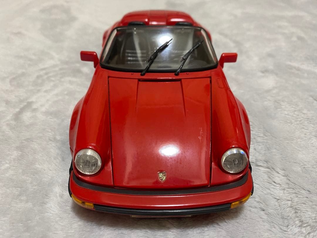 ミニカー Maisto PORSCHE 911 SPEEDSTER(1989) 1/18