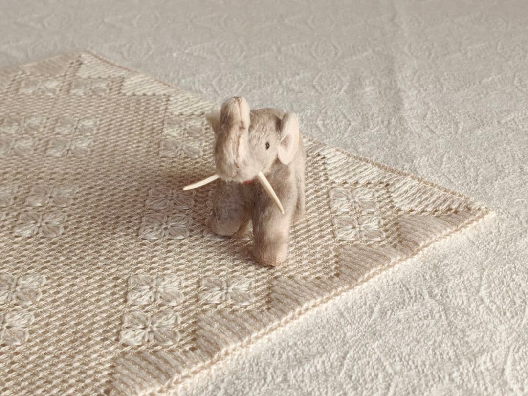 * vintage elephant ❀ * もふもふ 小さな 象さん