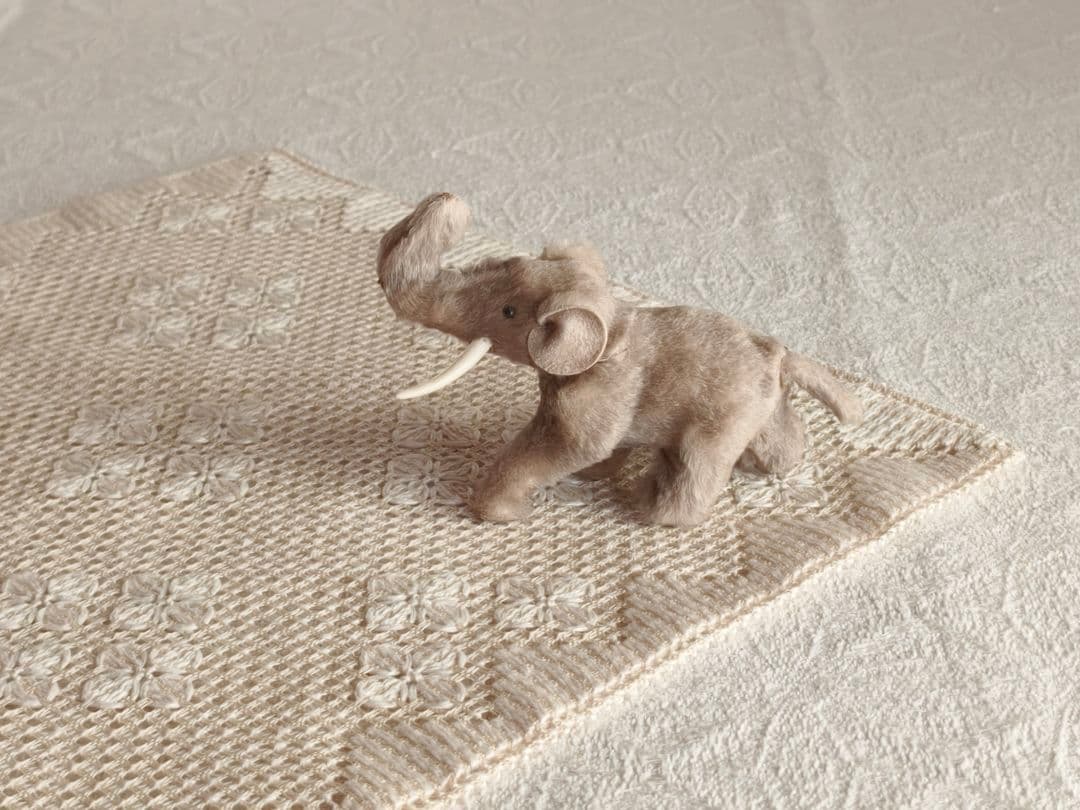 * vintage elephant ❀ * もふもふ 小さな 象さん