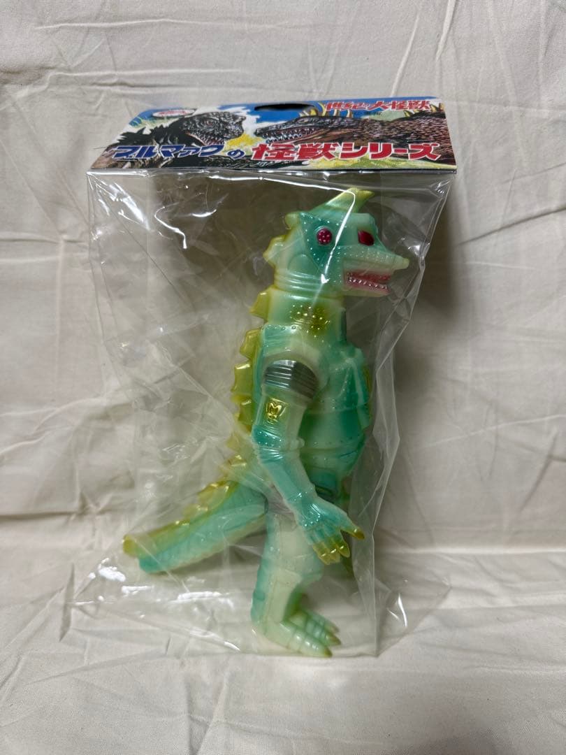 【新品未開封品】ブルマァク メカゴジラ 畜光グリーン版 m1号 マルサン