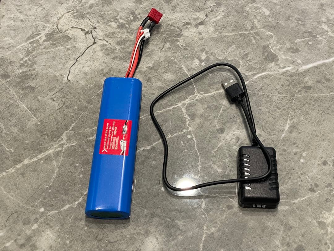 FMS FCX10 pro v2 ランクル80 充電器、バッテリーセット