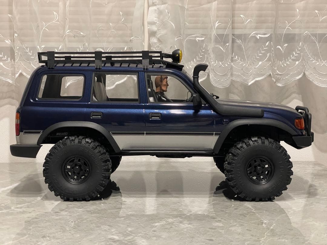 FMS FCX10 pro v2 ランクル80 充電器、バッテリーセット