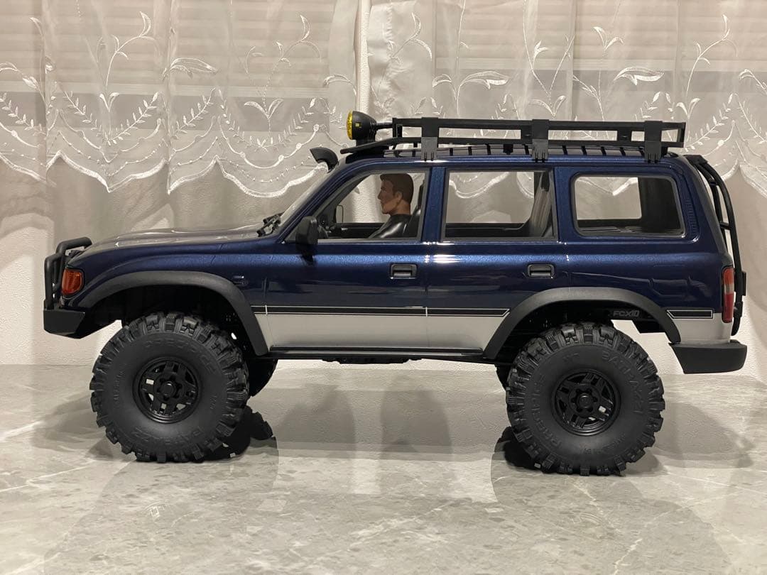 FMS FCX10 pro v2 ランクル80 充電器、バッテリーセット