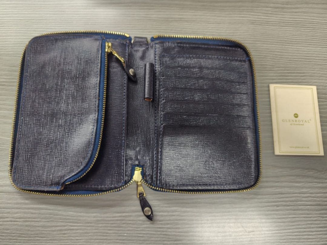 GLEN グレンロイヤル オーガナイザーウォレット パスポート