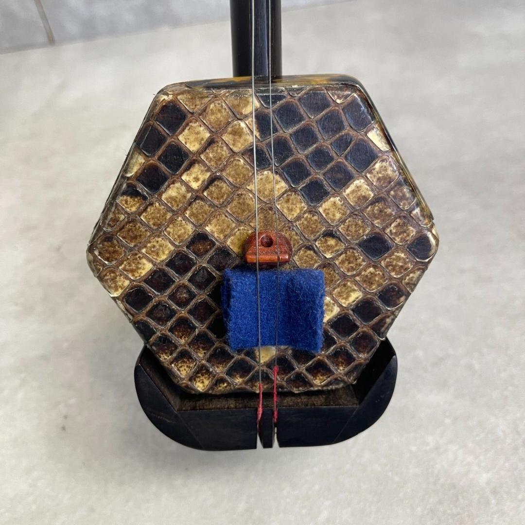 希少　萬其興 製　龍胡堂　蘇州二胡　柳城碧藍煙外染　べっ甲　彫刻絵