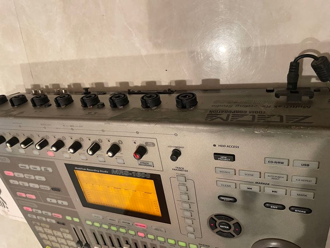 ZOOM MRS-1608 ミキサー • マルチトラックリコーダー