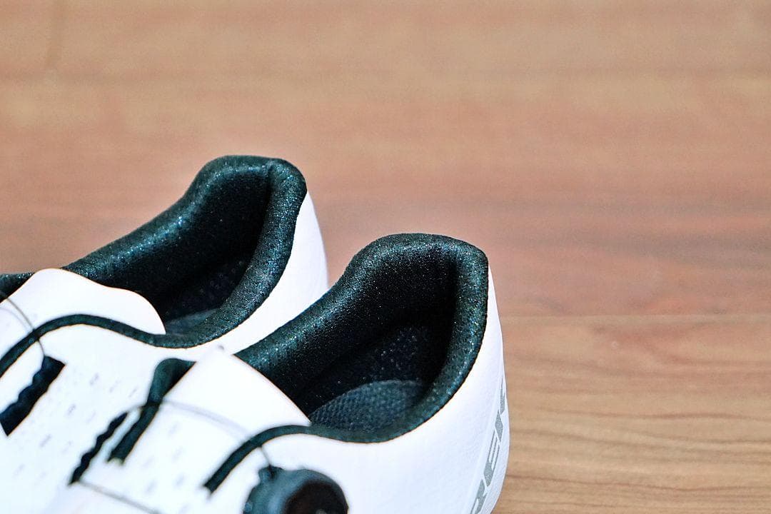 TREK トレック VELOCIS シューズ 40 25.7cm 37,900円