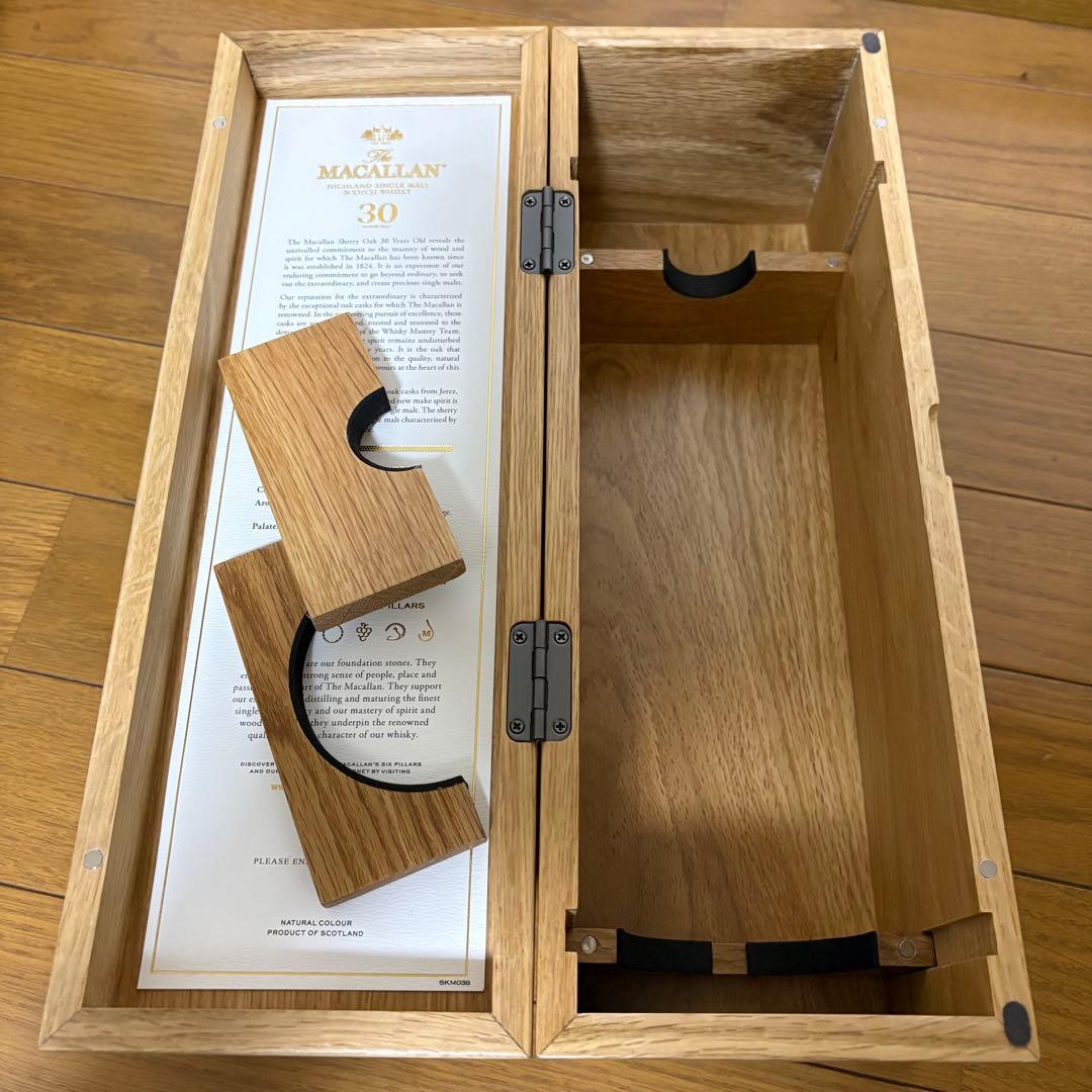 The Macallan 30年 空瓶、木製化粧箱、内箱、外箱あり 未洗浄品