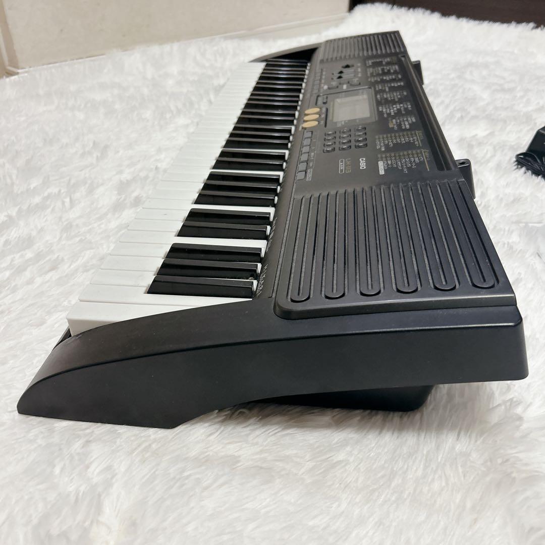 CASIO 61鍵盤 光ナビゲーション　キーボード LK-113 電子ピアノ