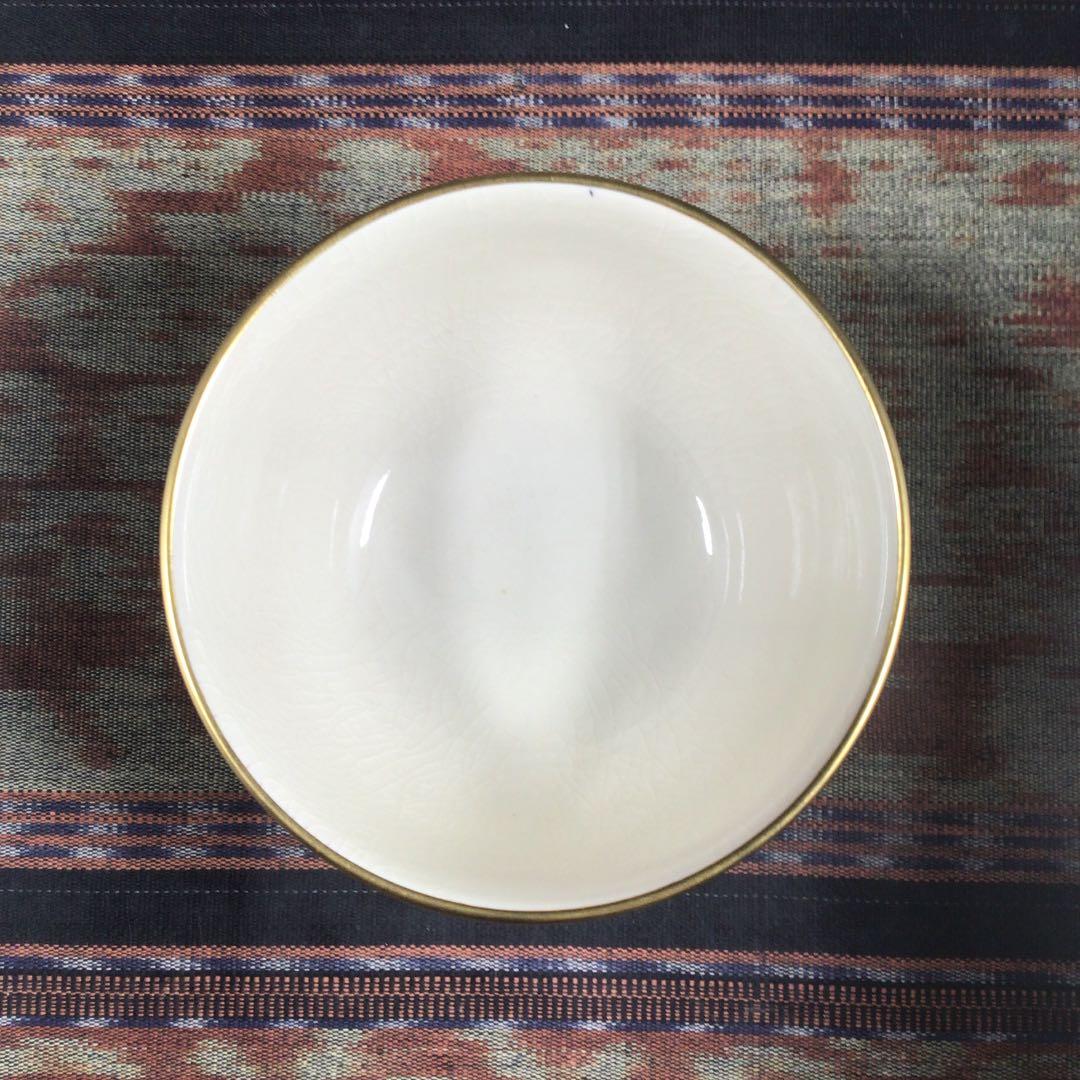 『フォロうー特価』　九谷焼　章山　金彩小花　抹茶茶碗