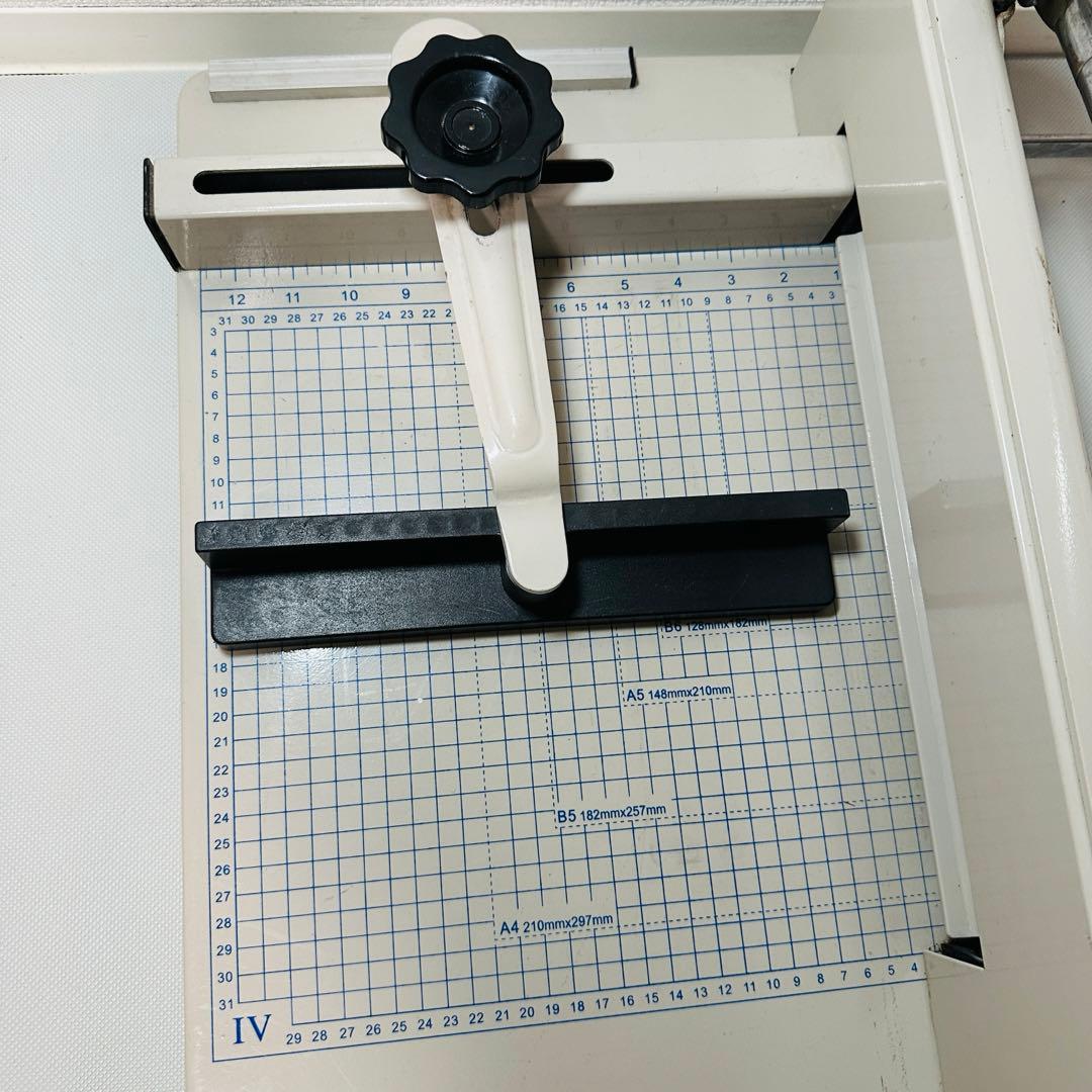 業務用 ペーパーカッター 裁断機 断裁機 大型 A4