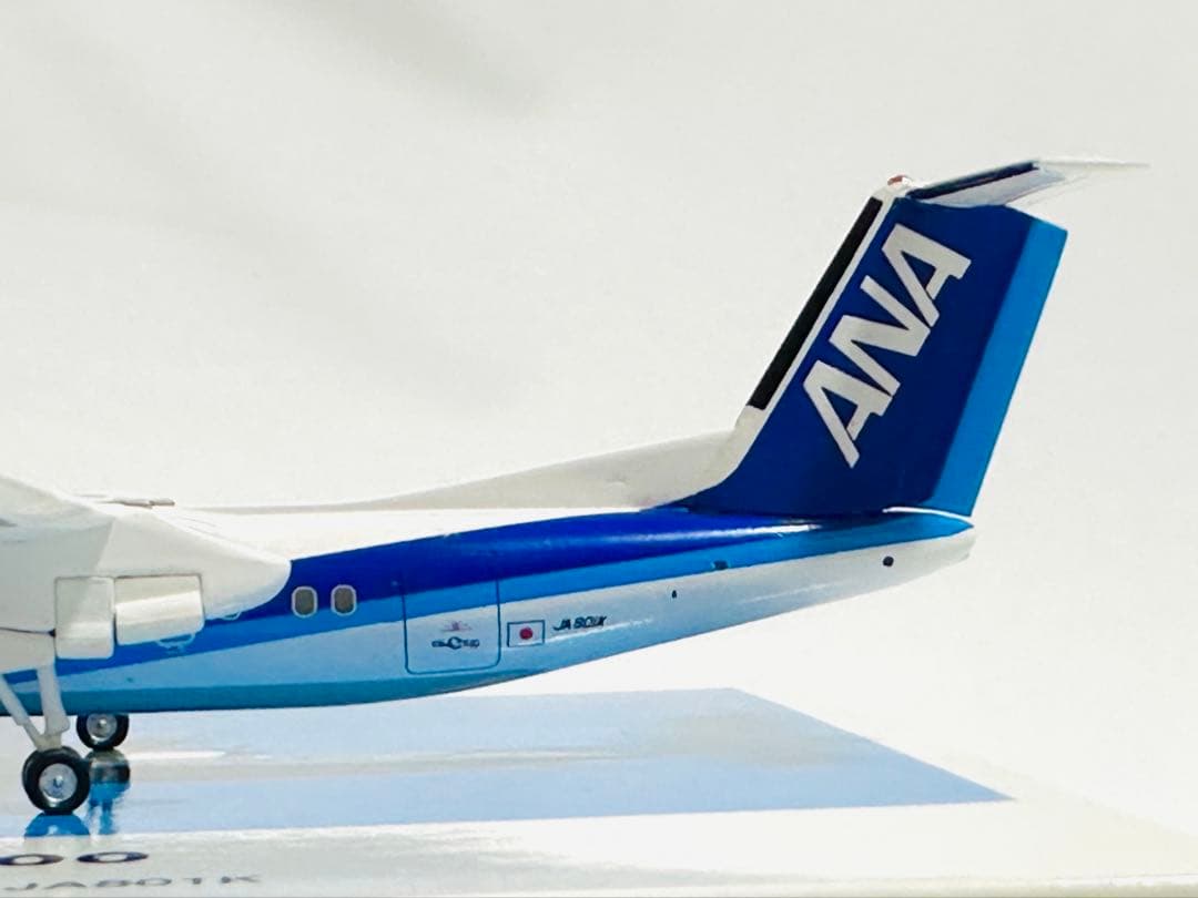 全日空商事 1/200 DHC-8-300 A-net(ANA WINGS)