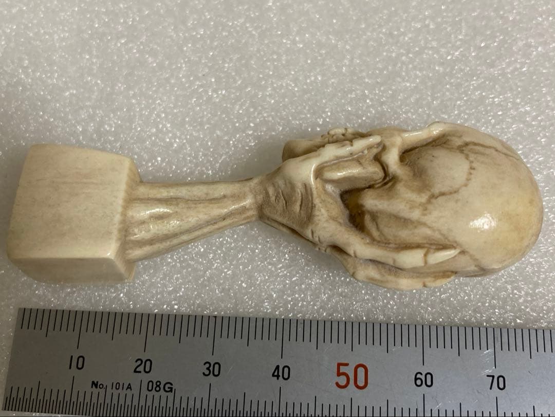 天然素材　アンティーク　髑髏彫刻　根付　置物