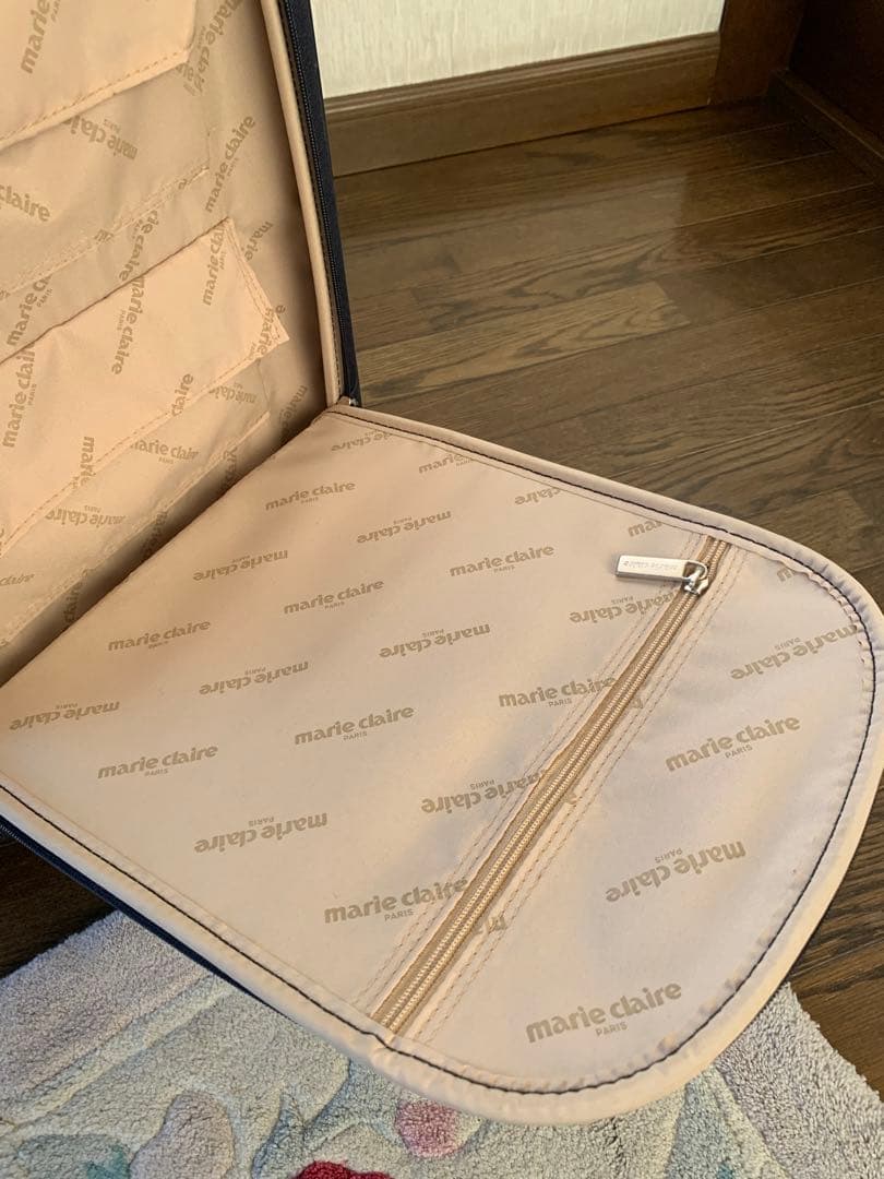 【希少品】marie claire ネイビー 中型スーツケース
