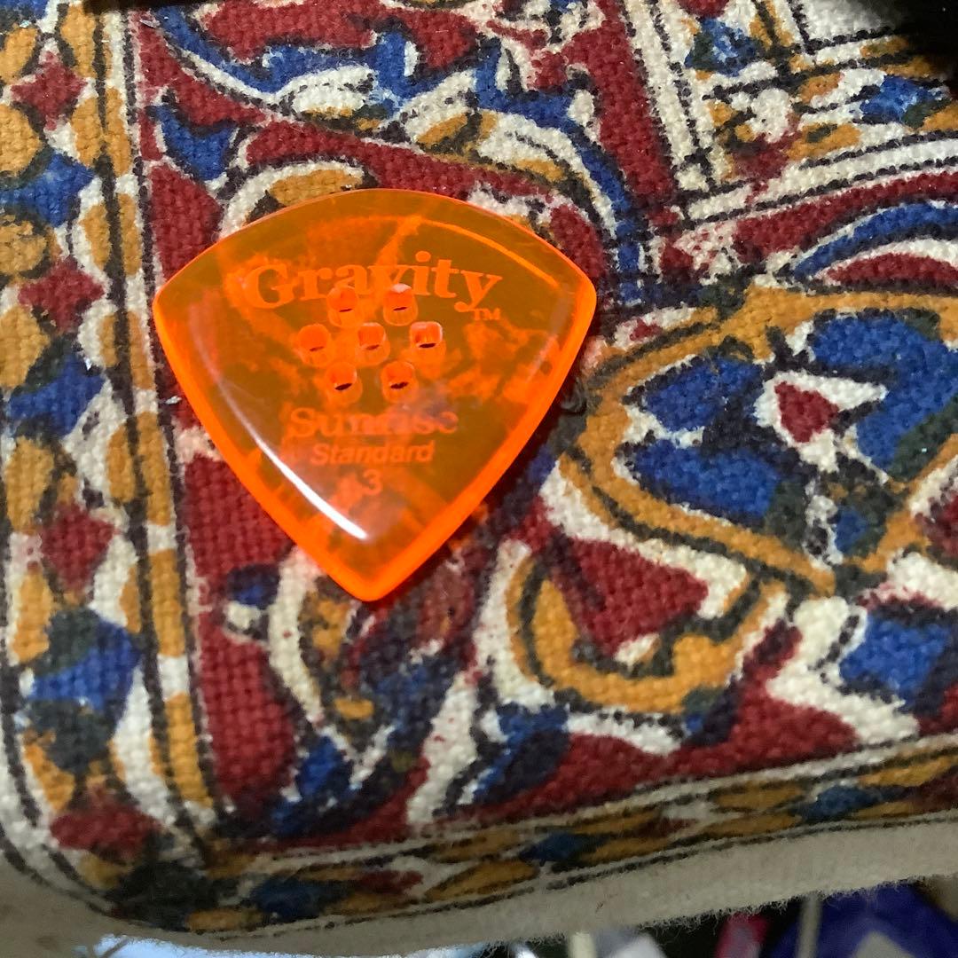 グラヴィティ　ピック　3mm