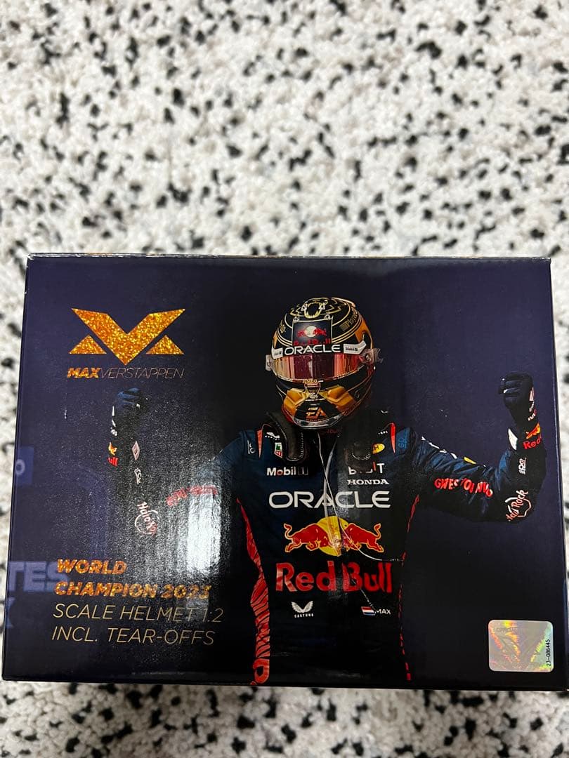 美品 1/2 マックス・フェルスタッペン 2023 Wチャンピオン ヘルメット