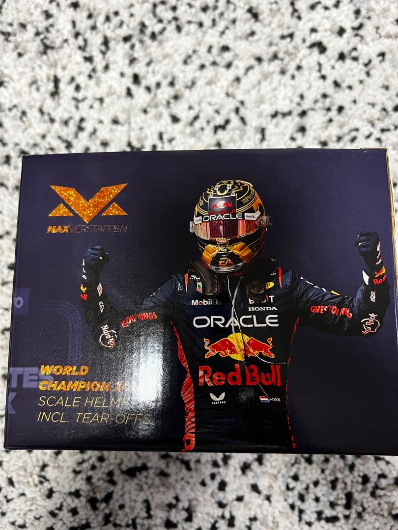 美品 1/2 マックス・フェルスタッペン 2023 Wチャンピオン ヘルメット