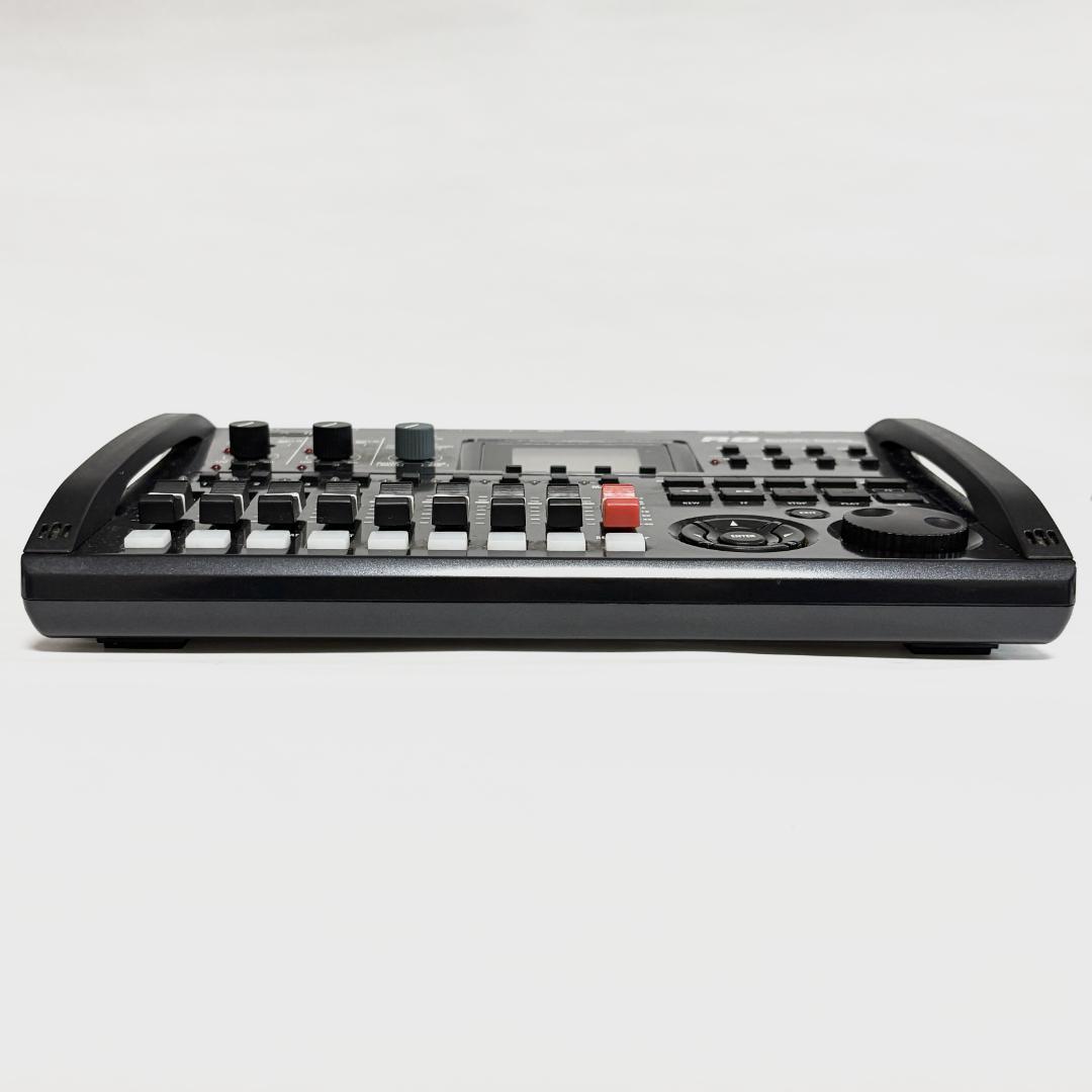 ZOOM R8 レコーダー・インターフェース・サンプラー